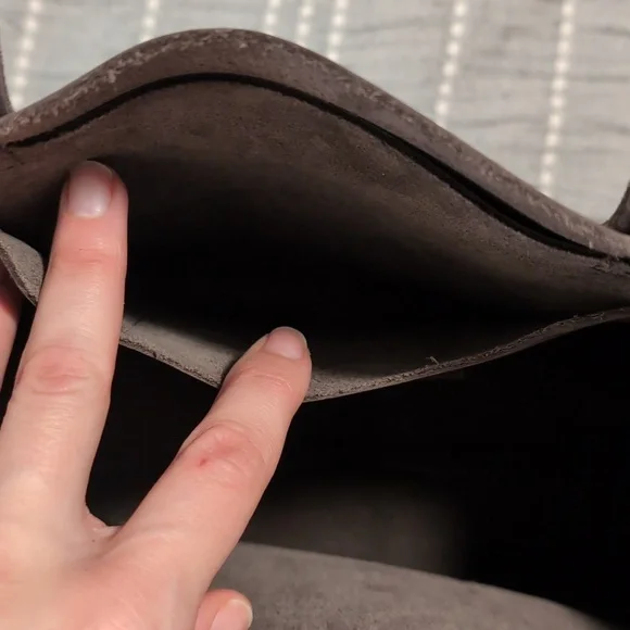 Portland Leather Classic Medium Crossbody Tote - Groupie Grey - Picture 5 of 6